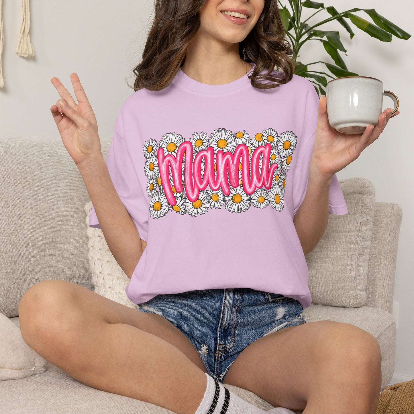 Pink Daisy Mama Shirt • Floral Mama Tee • Spring Mama Graphic Shirt • Cute Feminine Motherhood Outfit