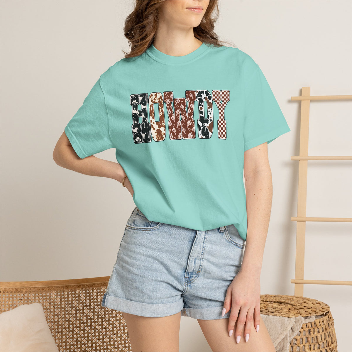 western howdy tee