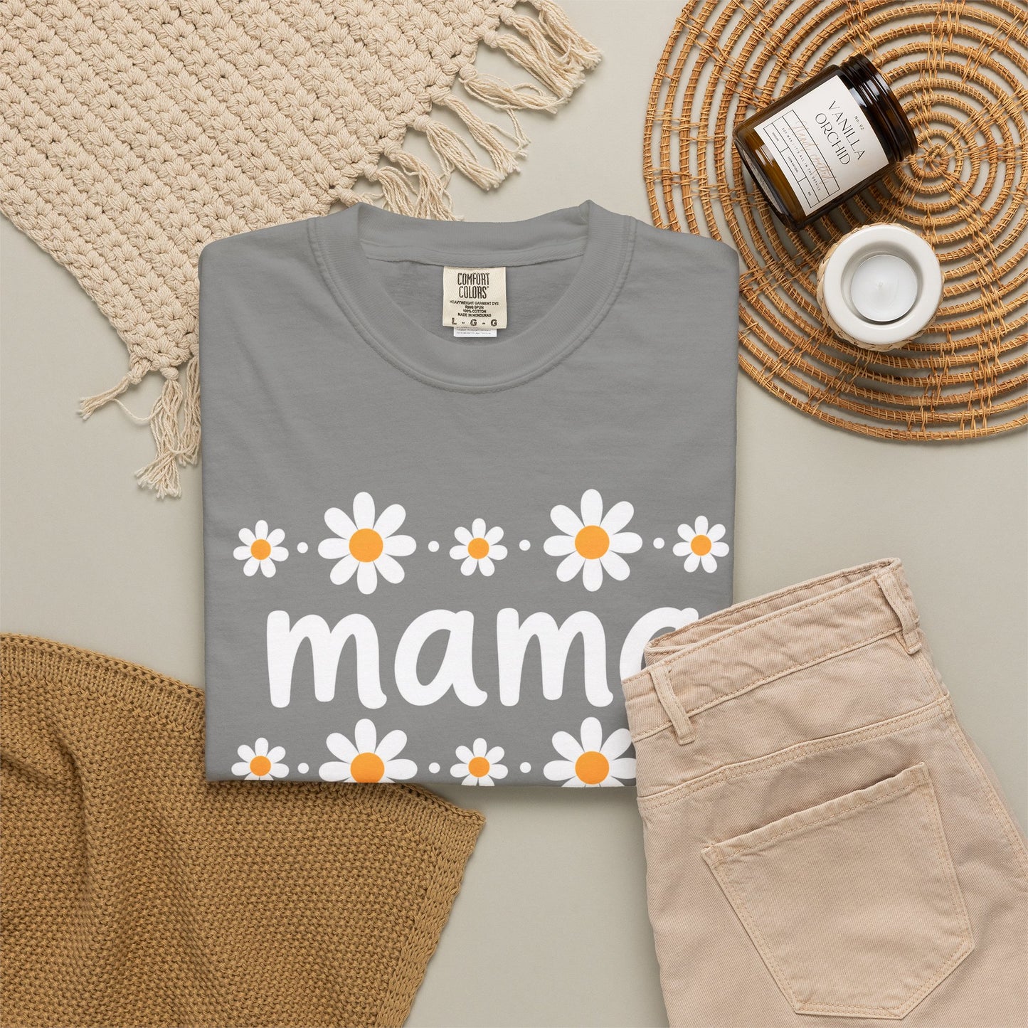 Retro Daisy Mama Tee • Floral Mama Shirt • Spring Boutique Mom Graphic Tee • Mother’s Day Gift Shirt