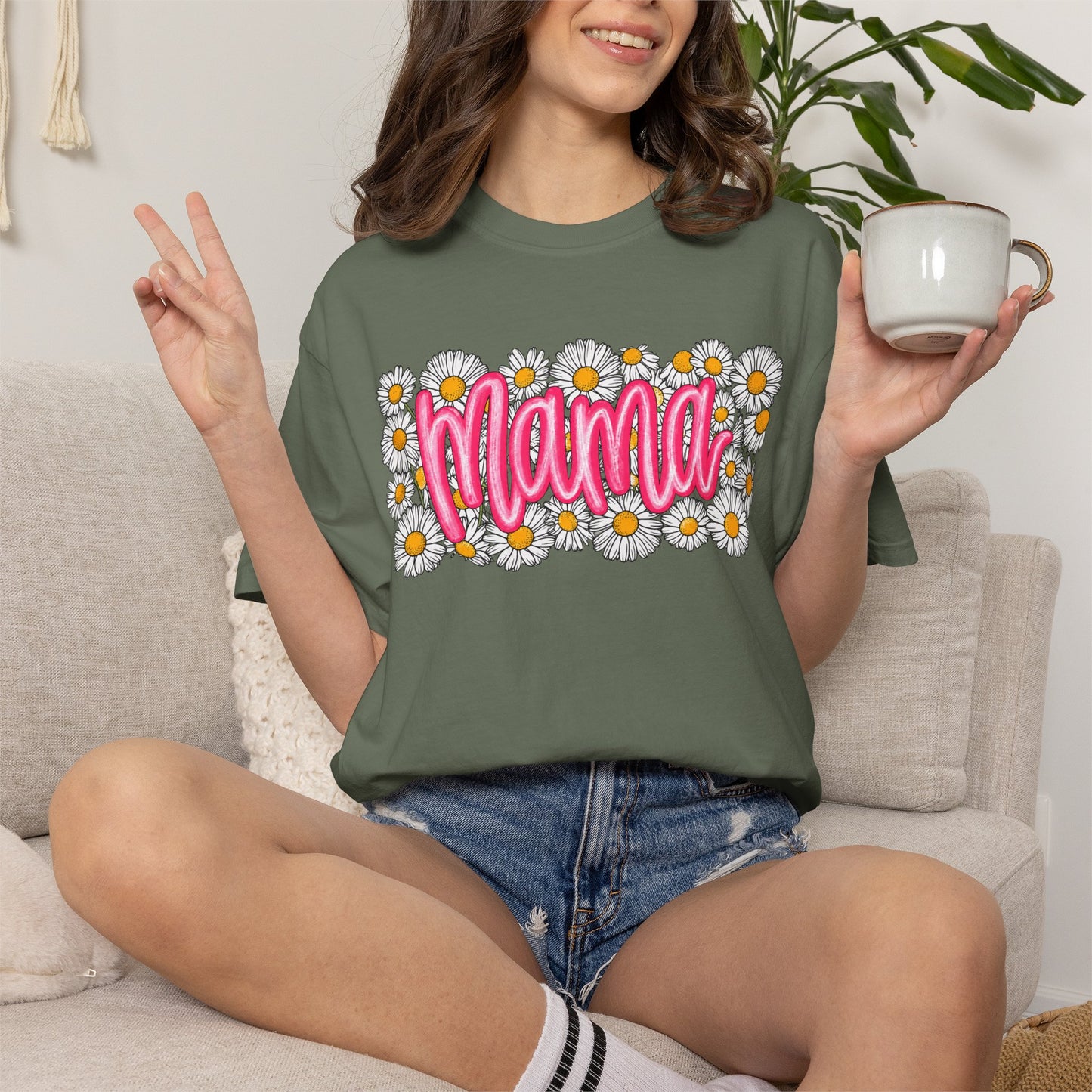 Pink Daisy Mama Shirt • Floral Mama Tee • Spring Mama Graphic Shirt • Cute Feminine Motherhood Outfit