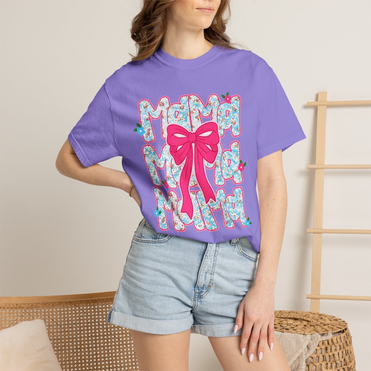 Hydrangea Mama Floral Bow T-Shirt — Cute Mom Graphic Tee for Mother’s Day