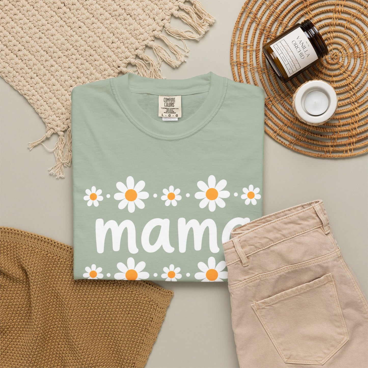 Retro Daisy Mama Tee • Floral Mama Shirt • Spring Boutique Mom Graphic Tee • Mother’s Day Gift Shirt