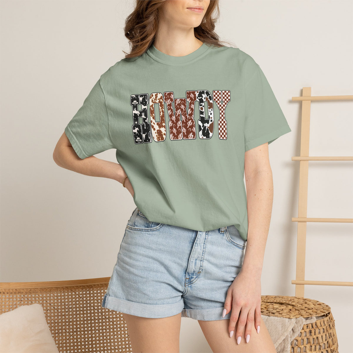 western howdy tee