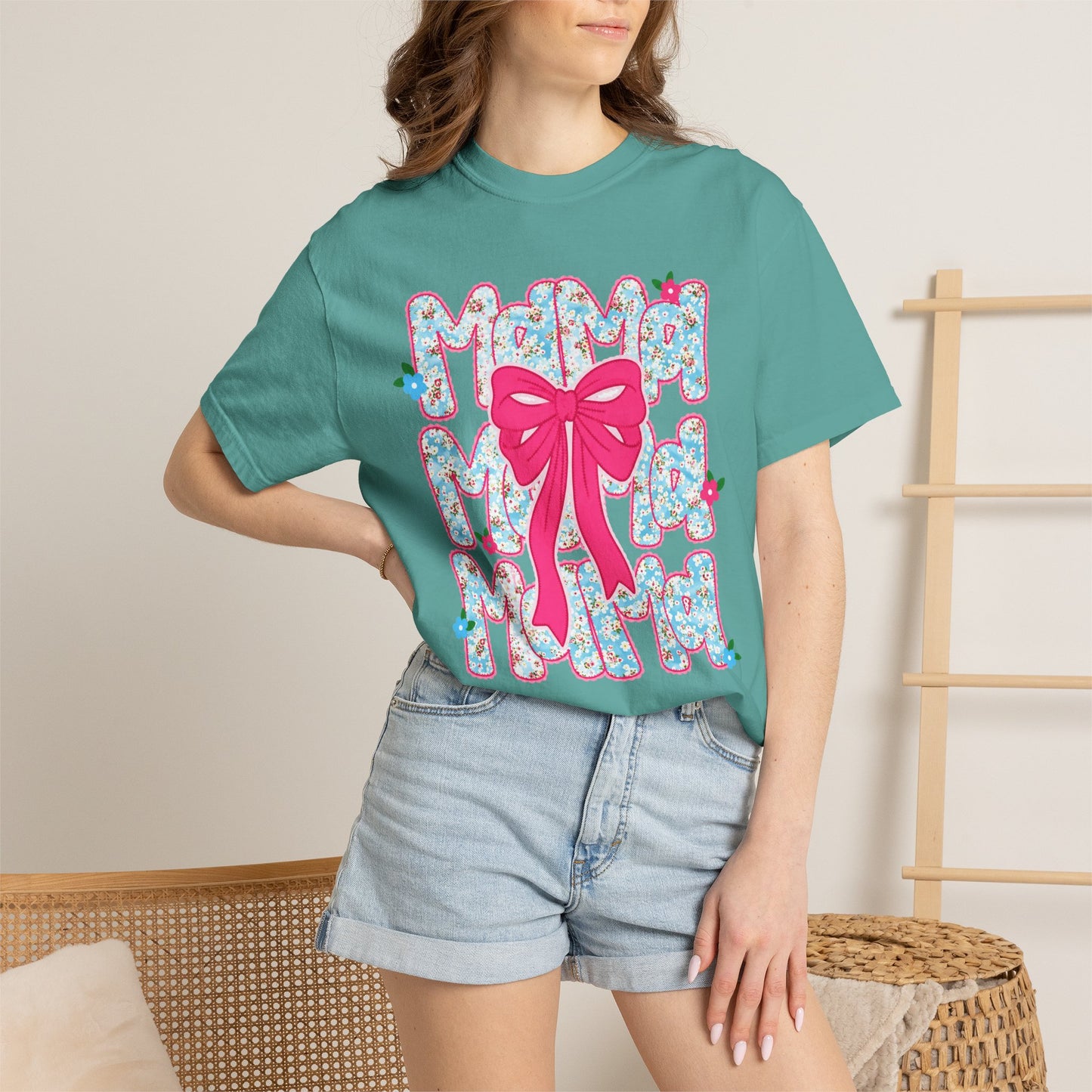 Hydrangea Mama Floral Bow T-Shirt — Cute Mom Graphic Tee for Mother’s Day