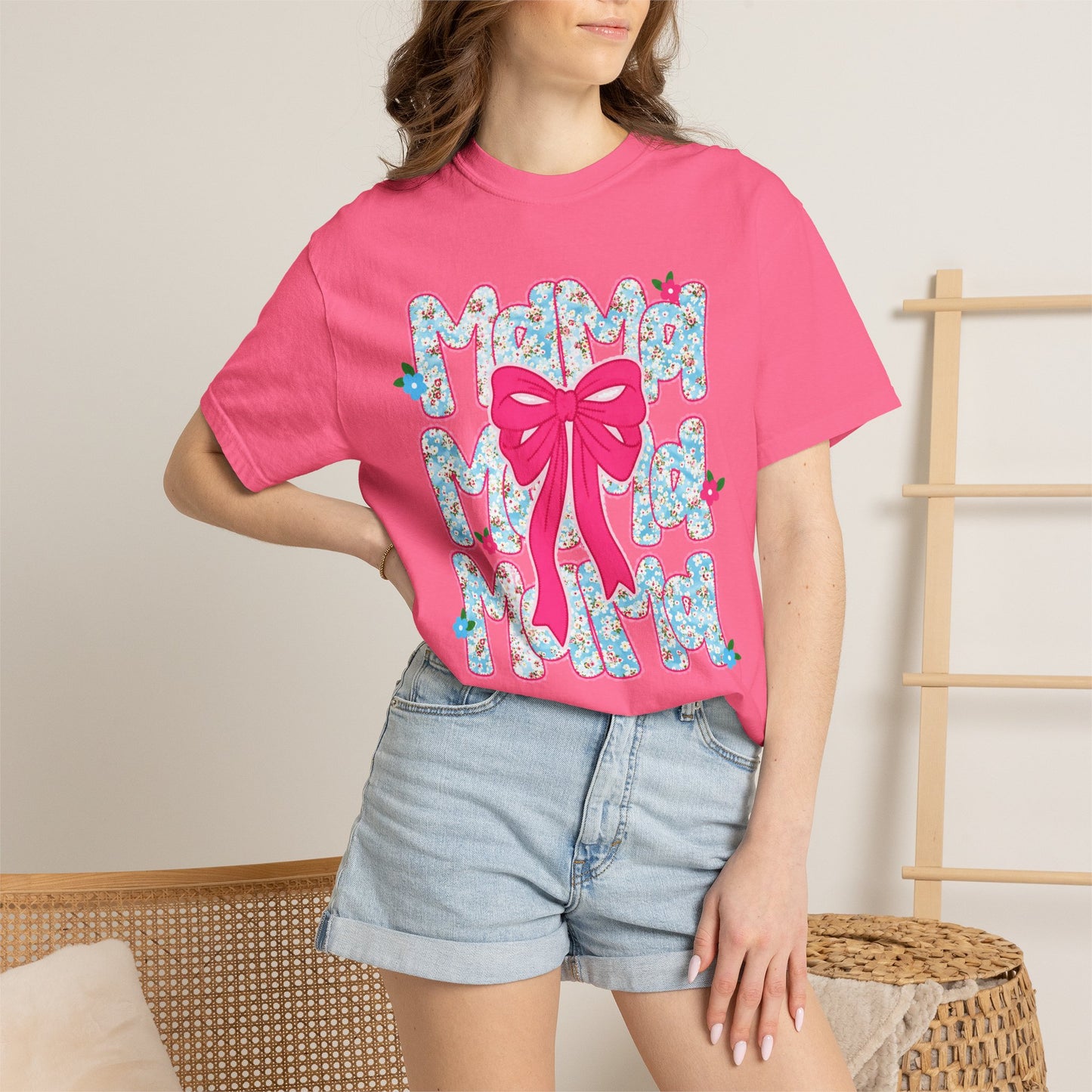 Hydrangea Mama Floral Bow T-Shirt — Cute Mom Graphic Tee for Mother’s Day