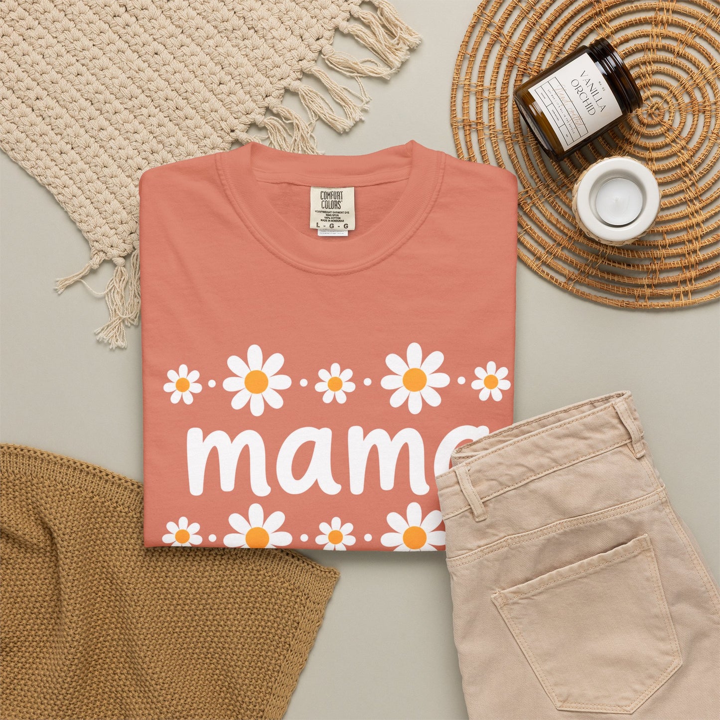 Retro Daisy Mama Tee • Floral Mama Shirt • Spring Boutique Mom Graphic Tee • Mother’s Day Gift Shirt
