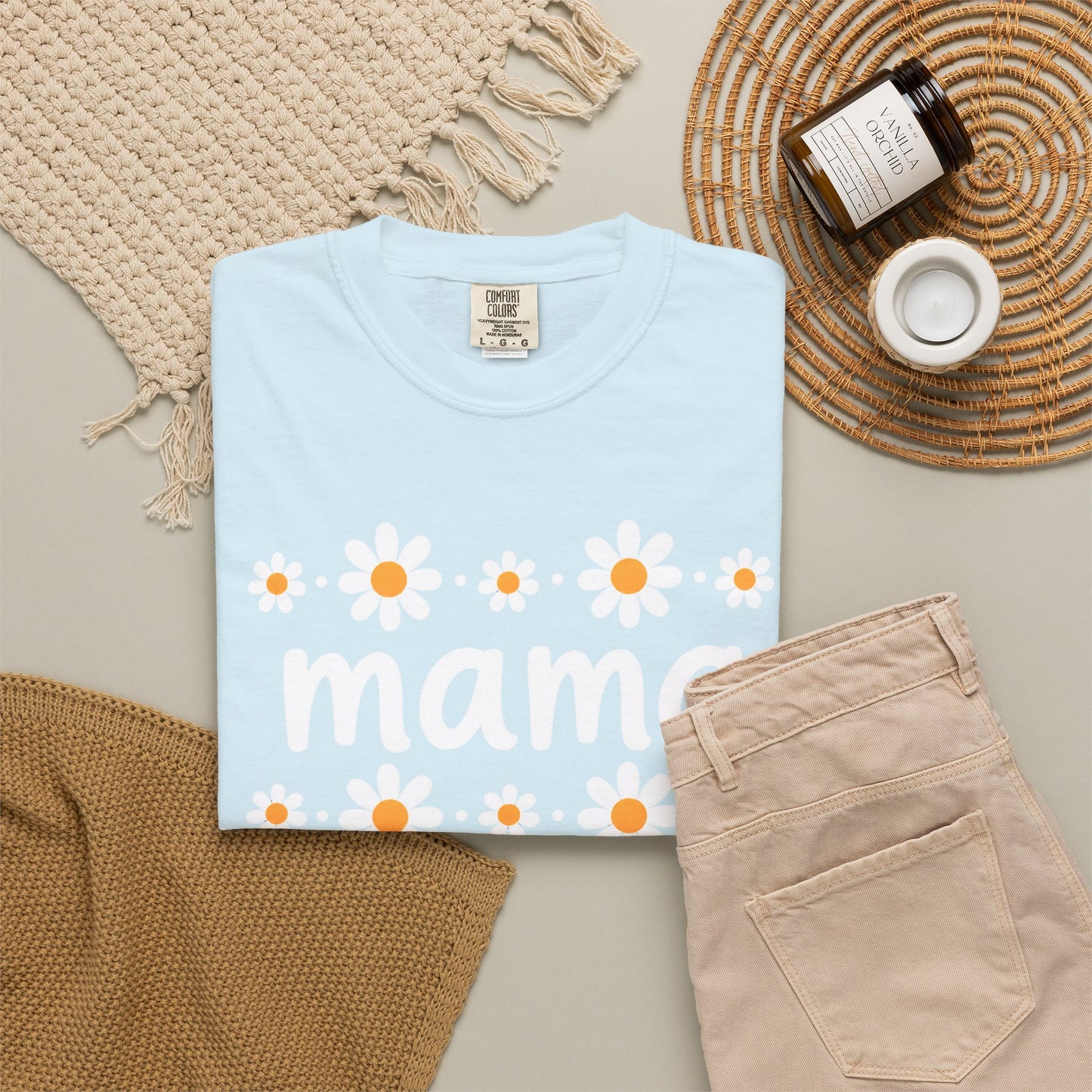 Retro Daisy Mama Tee • Floral Mama Shirt • Spring Boutique Mom Graphic Tee • Mother’s Day Gift Shirt