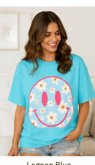 Preppy Smiley Face Shirt • Colorful Summer Graphic Tee • Happy Face Comfort Colors Shirt • Retro Smiley Tee • Cute Beach Shirt • Trendy Women's T-Shirt