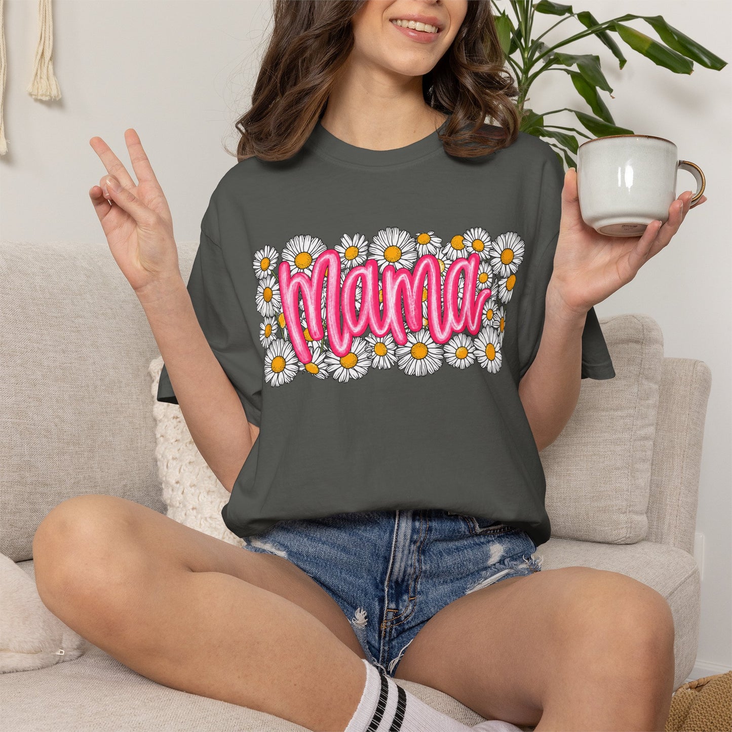 Pink Daisy Mama Shirt • Floral Mama Tee • Spring Mama Graphic Shirt • Cute Feminine Motherhood Outfit