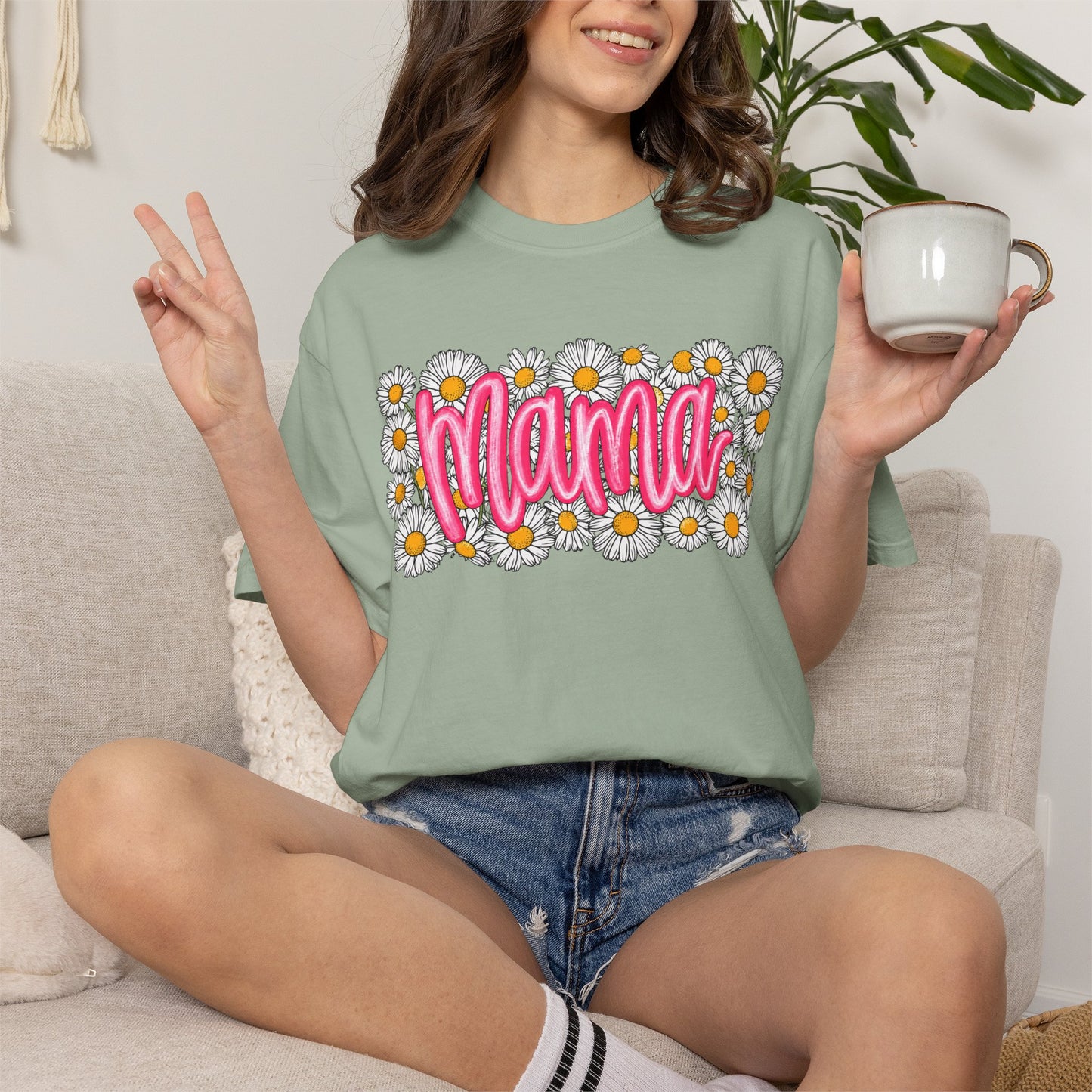 Pink Daisy Mama Shirt • Floral Mama Tee • Spring Mama Graphic Shirt • Cute Feminine Motherhood Outfit