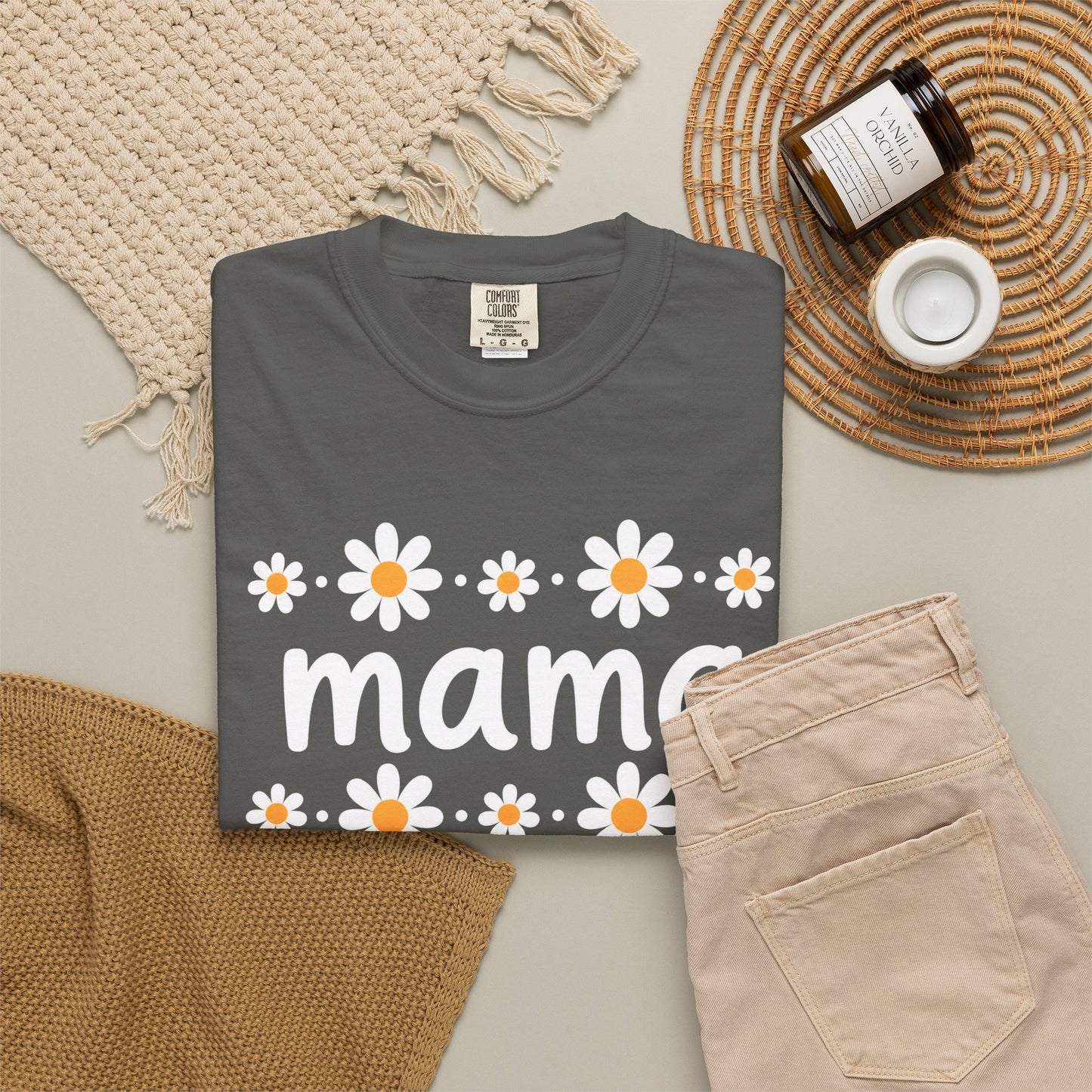 Retro Daisy Mama Tee • Floral Mama Shirt • Spring Boutique Mom Graphic Tee • Mother’s Day Gift Shirt