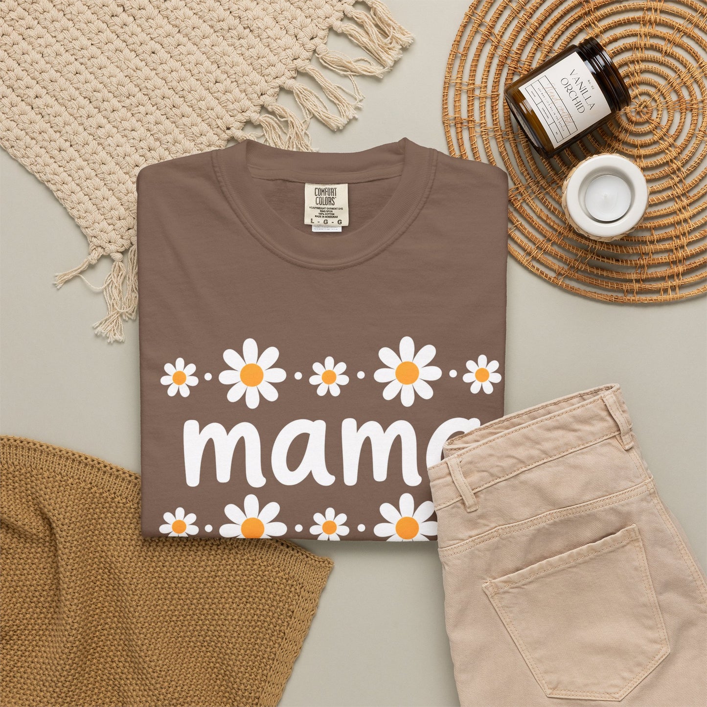 Retro Daisy Mama Tee • Floral Mama Shirt • Spring Boutique Mom Graphic Tee • Mother’s Day Gift Shirt