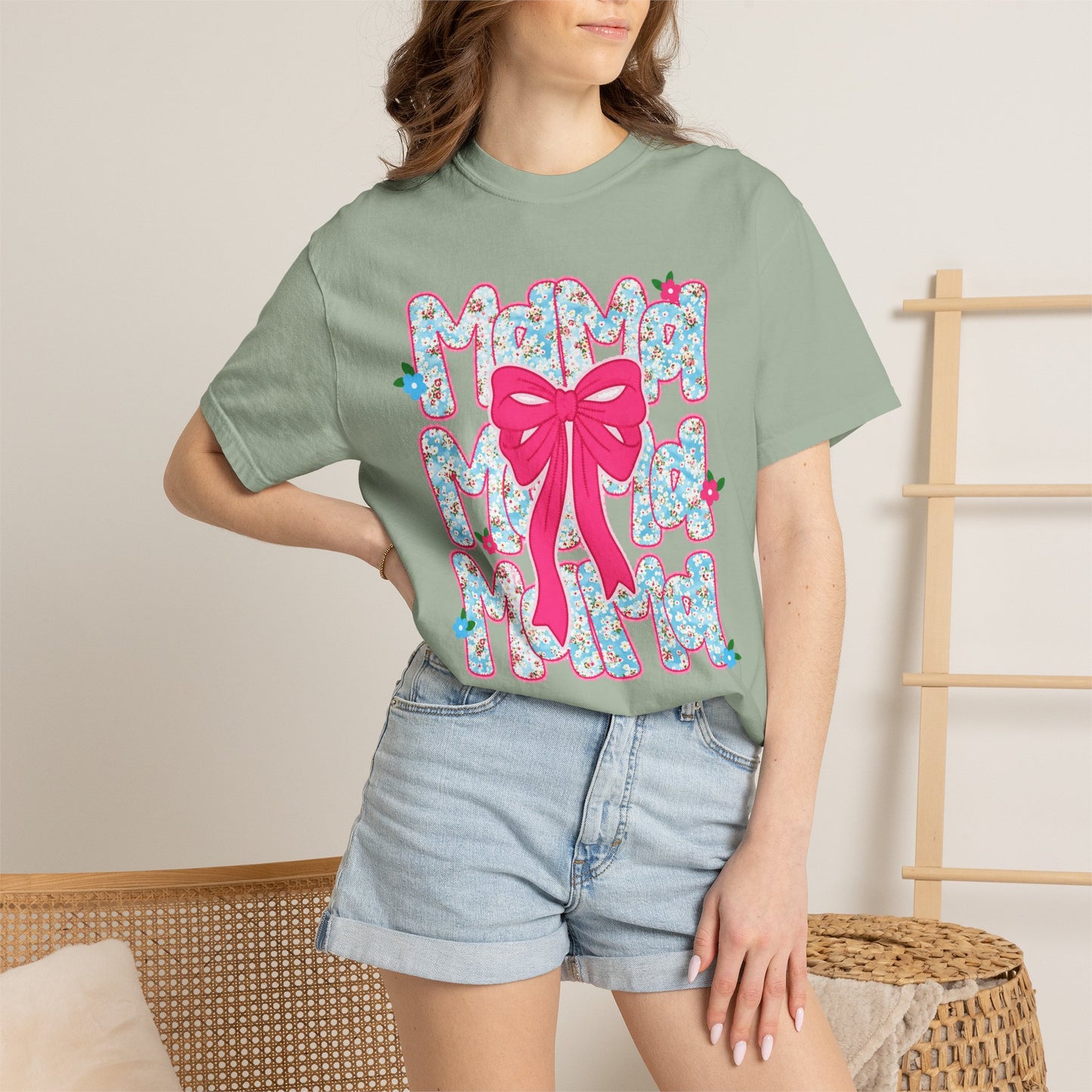 Hydrangea Mama Floral Bow T-Shirt — Cute Mom Graphic Tee for Mother’s Day