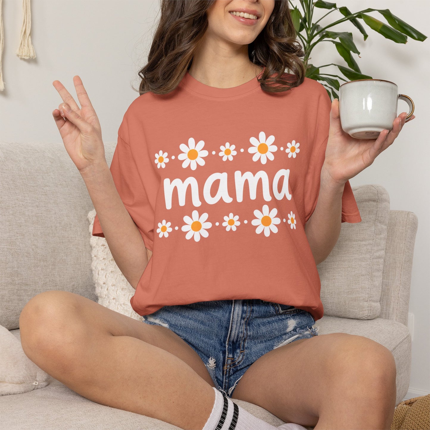 Retro Daisy Mama Tee • Floral Mama Shirt • Spring Boutique Mom Graphic Tee • Mother’s Day Gift Shirt